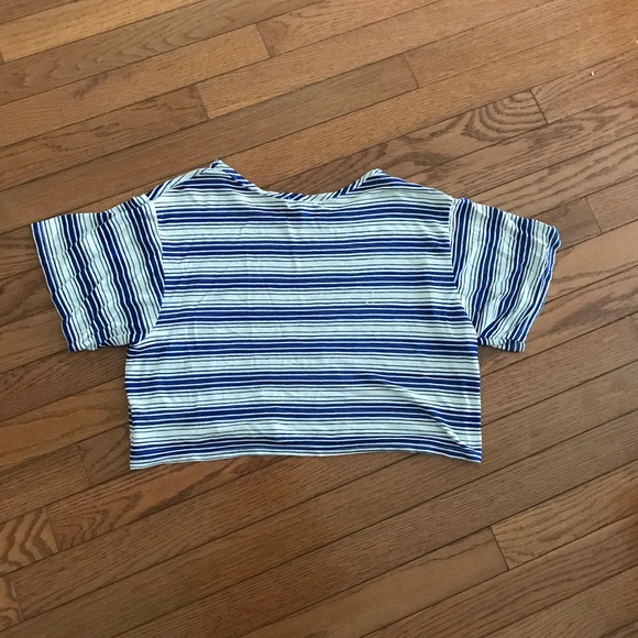 Cute slouchy semi-sheer striped crop top - Picture 4 of 4
